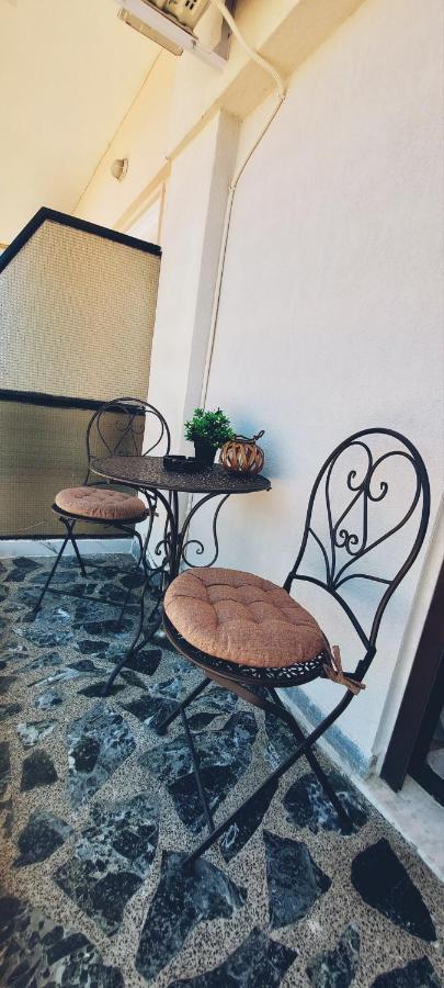 Black Flox Apartment Драма Екстериор снимка