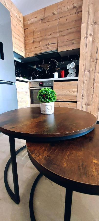 Black Flox Apartment Драма Екстериор снимка