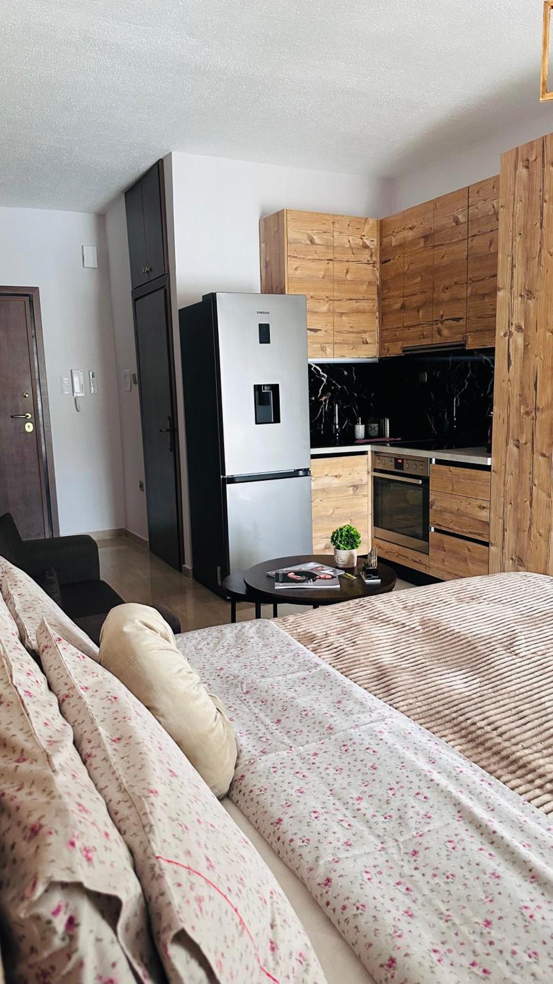 Black Flox Apartment Драма Екстериор снимка